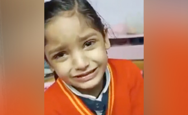 VIDEO: PAPA की टेंशन में छलके बेटी के आंसू, कही ऐसी बात सुनकर आप भी हो जाएंगे इमोशनल