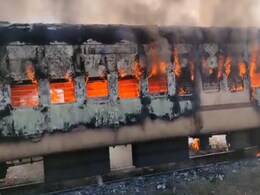 MP: बैतूल रेलवे स्टेशन से आगे आउटर पर खड़ी ट्रेन में लगी भीषण आग, 2 बोगियां जलकर राख MP: बैतूल रेलवे स्टेशन से आगे आउटर पर खड़ी ट्रेन में लगी भीषण आग, 2 बोगियां जलकर राख