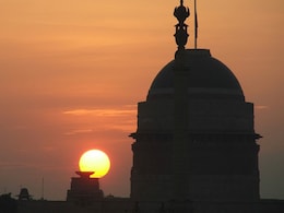 Delhi To Conduct Cloud-Seeding Trials With Each Flight Lasting 1.5 Hours Delhi To Conduct Cloud-Seeding Trials With Each Flight Lasting 1.5 Hours