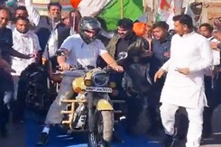 Watch: Rahul Gandhi's Bike Ride During Bharat Jodo Yatra In Madhya Pradesh Watch: Rahul Gandhi's Bike Ride During Bharat Jodo Yatra In Madhya Pradesh