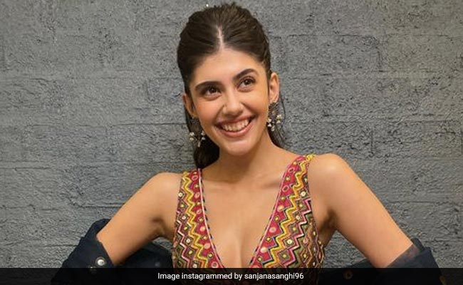 You Cannot Blame Sanjana Sanghi For "Living In The Moment"