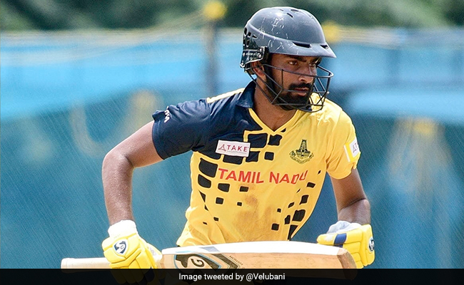 277 रन बनाकर बल्लेबाज़ ने मचाया क्रिकेट जगत में तहलका, 15 तूफानी छक्के लगाकर गेंदबाज़ों को किया बेहाल