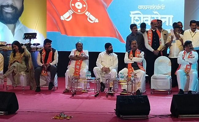 Latest Switch In Sena vs Sena: G Kirtikar Joins Team Shinde, 13th MP To Leave Thackerays