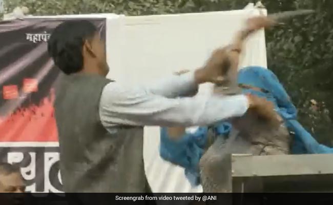 Video: Woman Hits Man With Slipper At Meeting Over Shraddha Walkar Murder