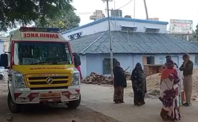 बिहार के नवादा में पैसे की तंगी से परेशान परिवार ने खाया ज़हर, तीन बच्चों समेत पांच की मौत