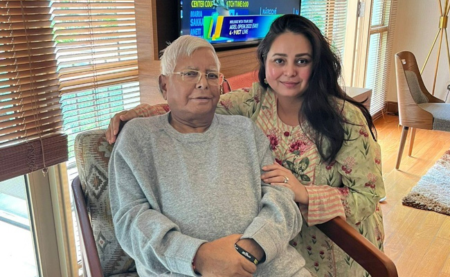 Lalu Yadav's Daughter Rohini Acharya To Donate Kidney To Him