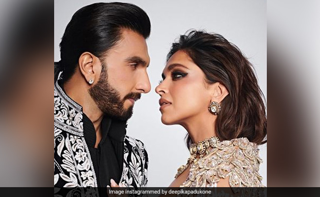 "Find Someone Who Looks At You Like" Ranveer Singh Looks At Deepika Padukone. See What She Wrote