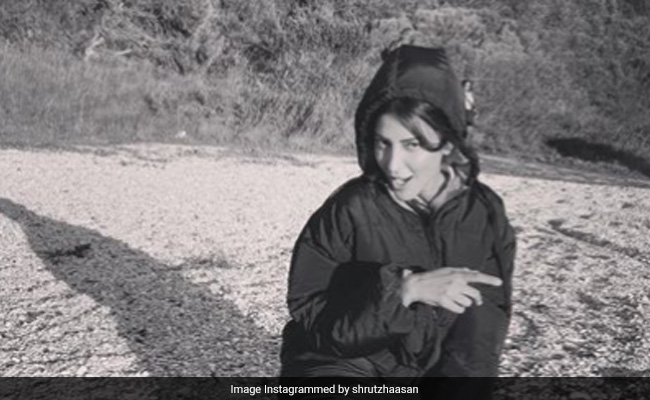 Shruti Haasan Tried To Click "Glam Shots For Insta." So, How Did She Do?