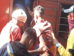 Indian Railway: कब बदलेंगे हालात? बिहार संपर्क क्रांति ट्रेन में जानवरों की तरह यात्रा करने के लिए मजबूर हैं यात्री Indian Railway: कब बदलेंगे हालात? बिहार संपर्क क्रांति ट्रेन में जानवरों की तरह यात्रा करने के लिए मजबूर हैं यात्री