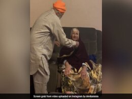 VIDEO:दादी को दुल्हन की तरह सजा देख दादाजी हार बैठे दिल, रिएक्शन देख खुश हो जाएगा दिल VIDEO:दादी को दुल्हन की तरह सजा देख दादाजी हार बैठे दिल, रिएक्शन देख खुश हो जाएगा दिल