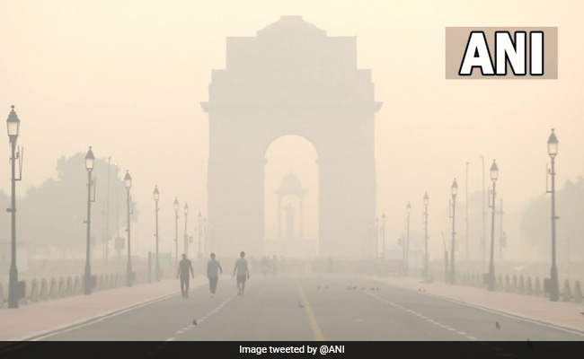 Delhi's Air Quality Remains 'Very Poor', Noida Borders On 'Severe'