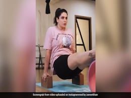 खुद को फिट रखने के लिए जरीन खान जिम में बहा रही हैं पसीना, थकान होने पर बड़ी मासूमियत से पूछा ये सवाल खुद को फिट रखने के लिए जरीन खान जिम में बहा रही हैं पसीना, थकान होने पर बड़ी मासूमियत से पूछा ये सवाल