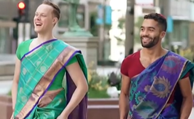 शादी में साड़ी पहनकर और माथे पर बिंदी लगा कर पहुंचे दूल्हे के दोस्त, दुल्हन का यूं आया रिएक्शन