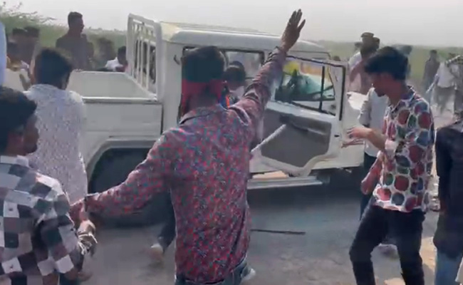 राजस्थान: बाड़मेर में अज्ञात लोगों ने किया प्रदर्शनकारियों को कुचलने का प्रयास,  विरोध में आगजनी और हिंसा