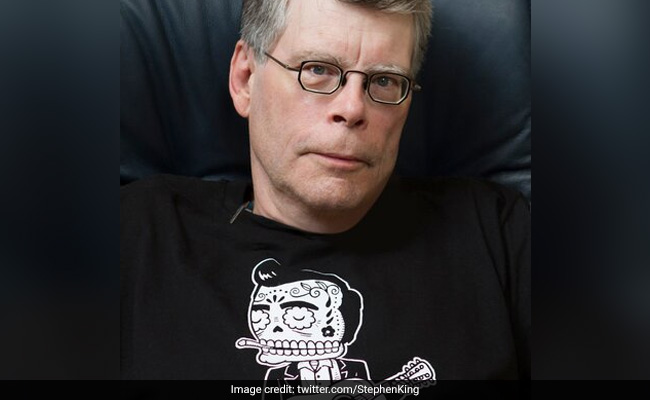 Stephen King's 'Tom Sawyer' Dig At Elon Musk Over Twitter Blue Tick Fee