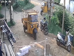 मंगलुरु: ऑटो रिक्शा में हुआ धमाका, दो घायल, पुलिस ने की शांति बनाए रखने की अपील मंगलुरु: ऑटो रिक्शा में हुआ धमाका, दो घायल, पुलिस ने की शांति बनाए रखने की अपील