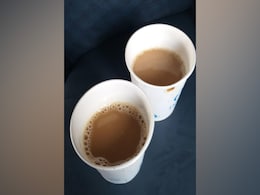 ट्रेन में पानी गर्म करने वाली गंदी रॉड से चाय गर्म करते पकड़ाया विक्रेता, वायरल हुआ VIDEO ट्रेन में पानी गर्म करने वाली गंदी रॉड से चाय गर्म करते पकड़ाया विक्रेता, वायरल हुआ VIDEO