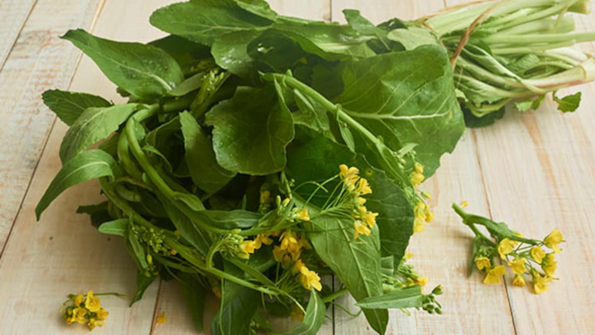 NutritionistApproved Reasons To Include Mustard Leaves In Your Diet; 5 Sarson Recipes NDTV Food