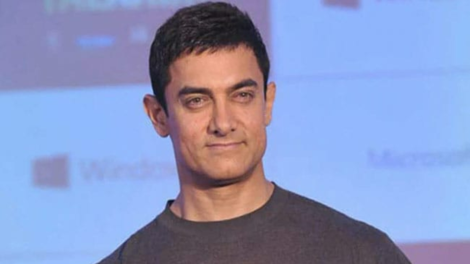 जब प्रमोशन के लिए ऑटो के पीछे पोस्टर चिपकाते नजर आए आमिर खान, देखें मिस्टर परफेक्शनिस्ट का थ्रोबैक वीडियो