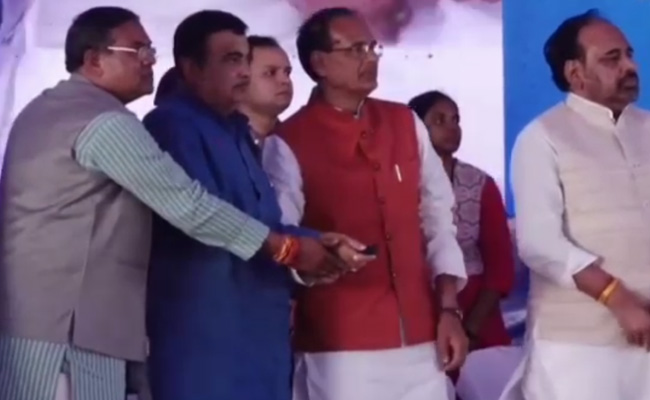 खराब सड़क को लेकर नितिन गडकरी ने मांगी माफी, लोगों ने यूं दी प्रतिक्रिया