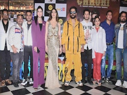 'छोरी' में दिखा निक्की तंबोली का देसी अंदाज, तन्मय सिंह के साथ यूं रोमांस करती दिखीं एक्ट्रेस  'छोरी' में दिखा निक्की तंबोली का देसी अंदाज, तन्मय सिंह के साथ यूं रोमांस करती दिखीं एक्ट्रेस