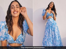 Akansha Ranjan Kapoor's Printed Crop Top And Maxi Skirt Reminds Us Of Summer Afternoons Akansha Ranjan Kapoor's Printed Crop Top And Maxi Skirt Reminds Us Of Summer Afternoons