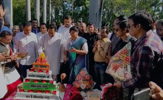 Row Over Kamal Nath Cutting Temple-Shaped Cake With Pic Of Lord Hanuman