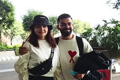 Anushka Sharma And Virat Kohli, Twinning And Winning At The Airport Anushka Sharma And Virat Kohli, Twinning And Winning At The Airport
