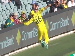 ऑस्ट्रेलिया के क्रिकेटर ने लिया शानदार कैच, लोगों ने कहा- ''फिजिक्स के सभी सिद्धांतों को तोड़ा गया है'' ऑस्ट्रेलिया के क्रिकेटर ने लिया शानदार कैच, लोगों ने कहा- ''फिजिक्स के सभी सिद्धांतों को तोड़ा गया है''