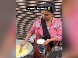 Watch: Delhi Street Vendor Makes Karela Pakora; Internet Reacts