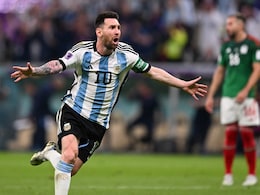 Watch: मेस्सी का ‘चमत्कार’, गोलकीपर को छकाकर ऐसे किया गोल, देखकर आपके होश उड़ जाएंगे Watch: मेस्सी का ‘चमत्कार’, गोलकीपर को छकाकर ऐसे किया गोल, देखकर आपके होश उड़ जाएंगे