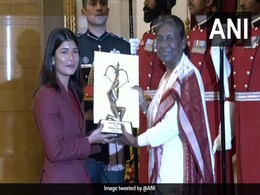 National Sports Awards: निकहत जरीन समेत टॉप खिलाड़ी हुए सम्मानित, रोहित शर्मा के कोच को मिला ये पुरस्कार National Sports Awards: निकहत जरीन समेत टॉप खिलाड़ी हुए सम्मानित, रोहित शर्मा के कोच को मिला ये पुरस्कार