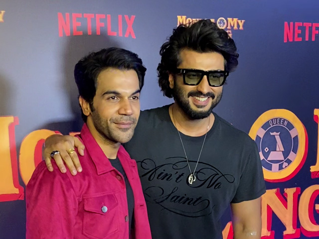 Arjun Kapoor Hugged Rajkummar Rao At <i>Monica, O My Darling Screening</i>