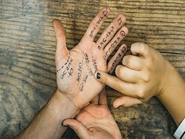 Palmistry: जिनकी हथेली की रेखाएं होती हैं ऐसी, मिलता है राजयोग जैसा सुख, चेक करें Palmistry: जिनकी हथेली की रेखाएं होती हैं ऐसी, मिलता है राजयोग जैसा सुख, चेक करें