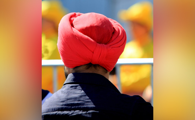 Sikh Prayer Books Made Available To UK Army Personnel After 100 Years