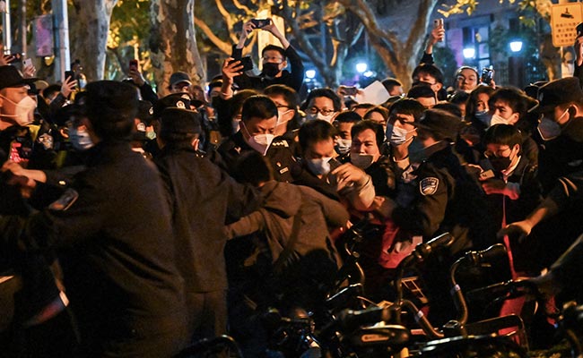 China Warns Of "Crackdown" After Major Protests Against Covid Restrictions