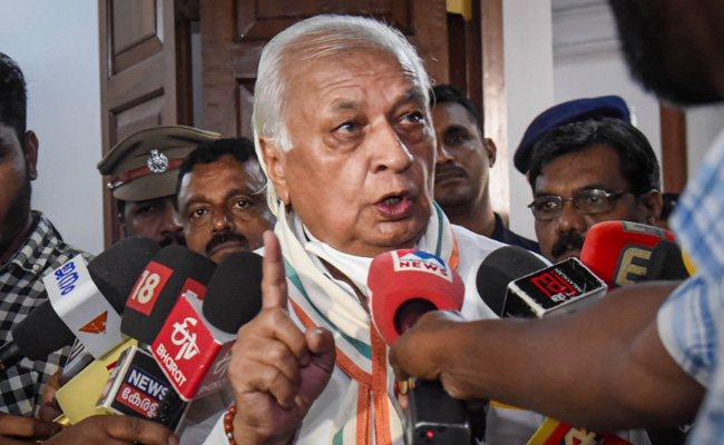 Kerala Journalists Protest After Governor Bars 2 Channels From Press Meet