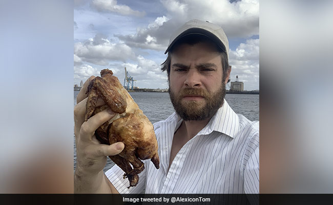 शख्स ने 40 दिनों तक लगातार खाए 40 चिकन, वजह जानकर लोगों ने पकड़ लिया सिर