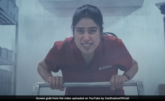 <i>Mili</i> Review: Janhvi Kapoor's Film Keeps The Audience Glued To The Screen