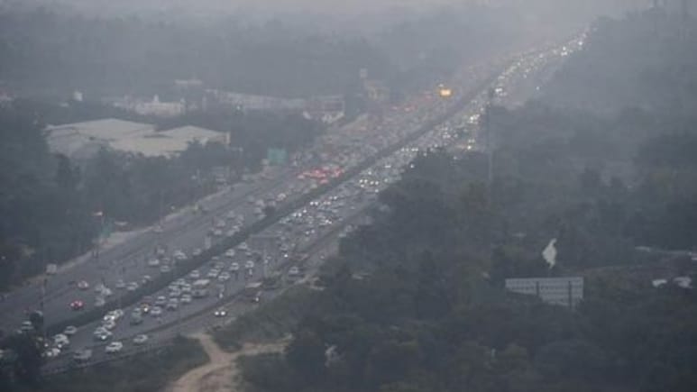 पॉल्यूशन पर दिल्ली सरकार का बड़ा फैसला, सरकारी और प्राइवेट ऑफिस में 50 पर्सेंट वर्क फ्रॉम होम अनिवार्य