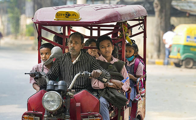 50% WFH, Junior Classes Shut From Tomorrow As Delhi Chokes: 10 Points