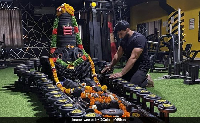 Viral Pic: Massive <i>Shivling</i> Created With Gym Equipment Impresses Internet