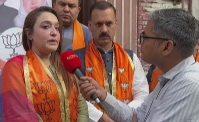 MCD Elections: BJP के मुस्लिम उम्मीदवार जमकर कर रहे चुनाव प्रचार, जीतने पर ये काम करने का कर रहे दावा