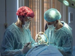 AIIMS के डॉक्टरों ने 90 सेकंड में मां के पेट में ही कर डाली बच्चे की सफल Heart Surgery, डॉक्टर बोले, काफी रिस्की था काम AIIMS के डॉक्टरों ने 90 सेकंड में मां के पेट में ही कर डाली बच्चे की सफल Heart Surgery, डॉक्टर बोले, काफी रिस्की था काम