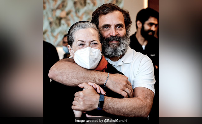 "जो प्यार इनसे मिला है, वही देश से बांट रहा हूं..": राहुल ने सोनिया गांधी के साथ फोटो शेयर कर कहा
