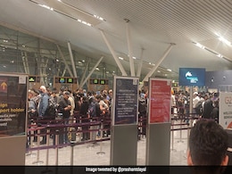 After Delhi, Bengaluru Airport Now Witnesses Congestion, Huge Crowds After Delhi, Bengaluru Airport Now Witnesses Congestion, Huge Crowds