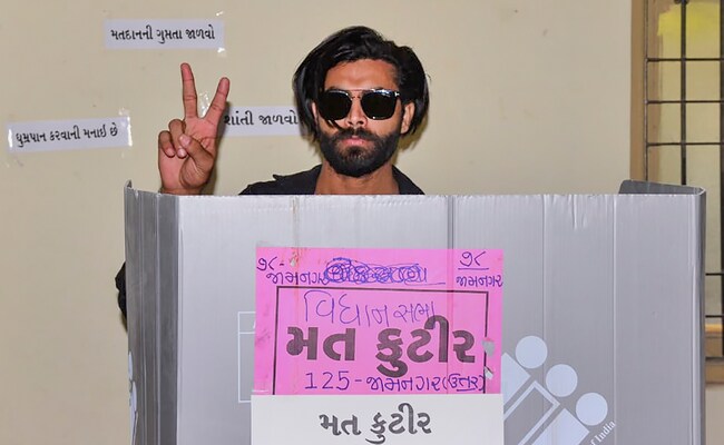 Cricketer Ravindra Jadeja Casts His Vote In Gujarat. His Wife Is A BJP Candidate