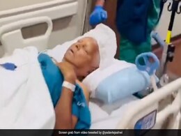 सफल हुआ लालू प्रसाद का किडनी ट्रांसप्लांट, हाथ हिलाकर जताया आभार; देखें VIDEO सफल हुआ लालू प्रसाद का किडनी ट्रांसप्लांट, हाथ हिलाकर जताया आभार; देखें VIDEO