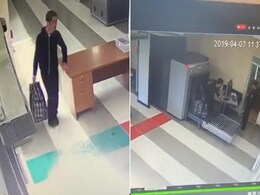 पहली बार एयरपोर्ट पर जा रहा था शख्स, सामान के साथ खुद मशीन में घुस गया, लोग हंस रहे हैं पहली बार एयरपोर्ट पर जा रहा था शख्स, सामान के साथ खुद मशीन में घुस गया, लोग हंस रहे हैं