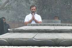 Rahul Gandhi Pays Tribute to Former Prime Minister Rajiv Gandhi At Veer Bhumi Rahul Gandhi Pays Tribute to Former Prime Minister Rajiv Gandhi At Veer Bhumi